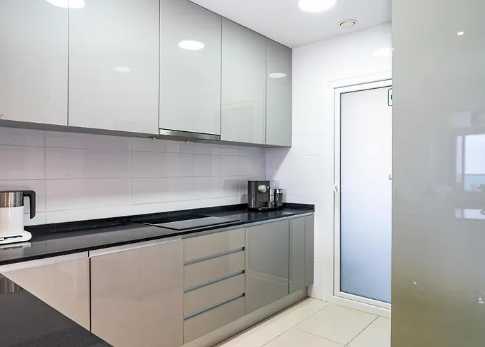 Sunset Drive 90210 *