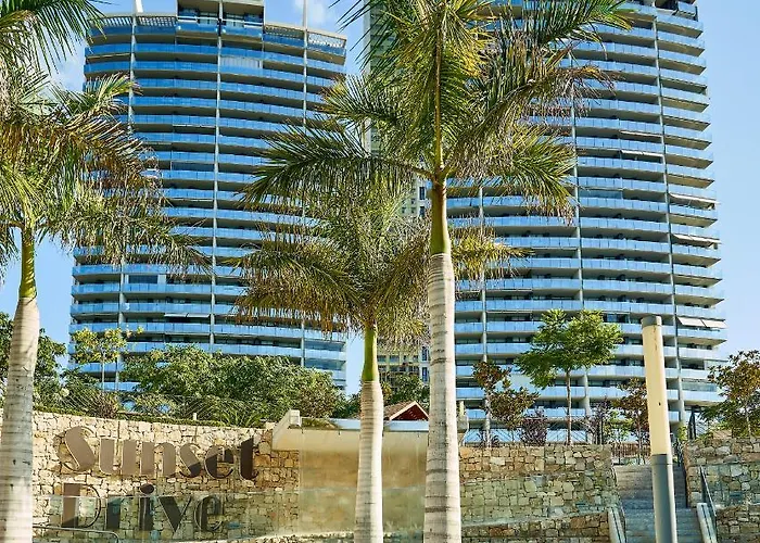 Sunset Drive 90210 * Benidorm