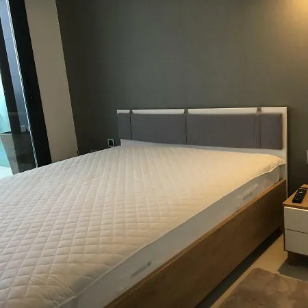 Sunset Drive 90210 * Benidorm